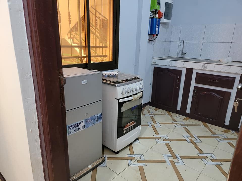 🏢 À Louer – Immeuble Meublé à Bangui (Benzvi) 🏡