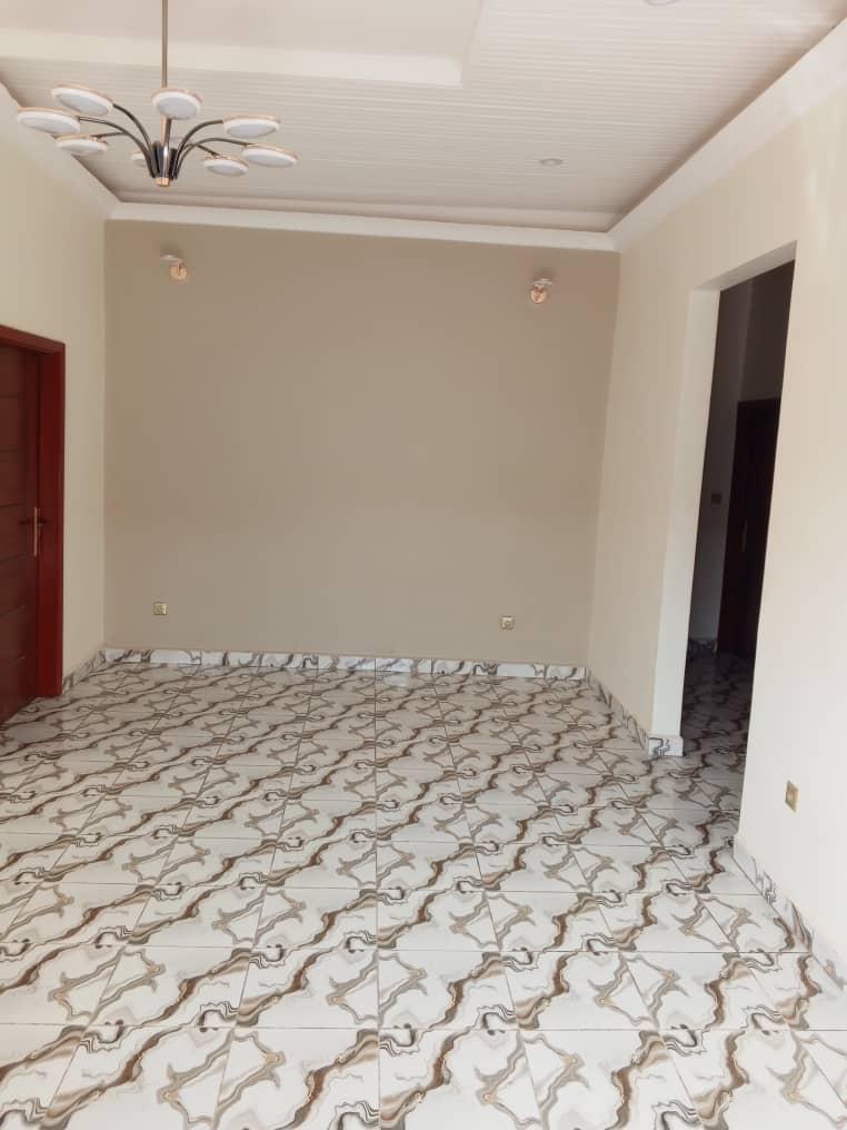 🏡 Villa à Louer – Lakouanga, Bangui ✨